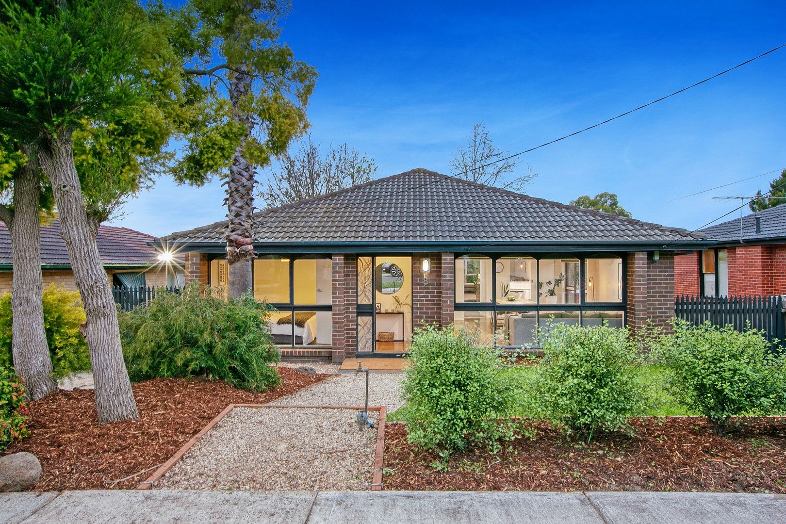 3 bedrooms House in 8 Hill View Court BUNDOORA VIC, 3083