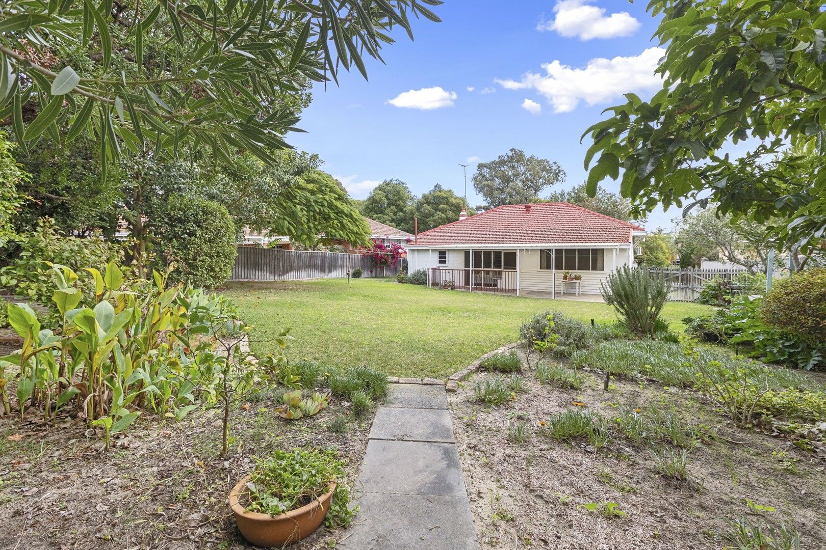 18 Davies Road, Dalkeith WA 6009, Image 1