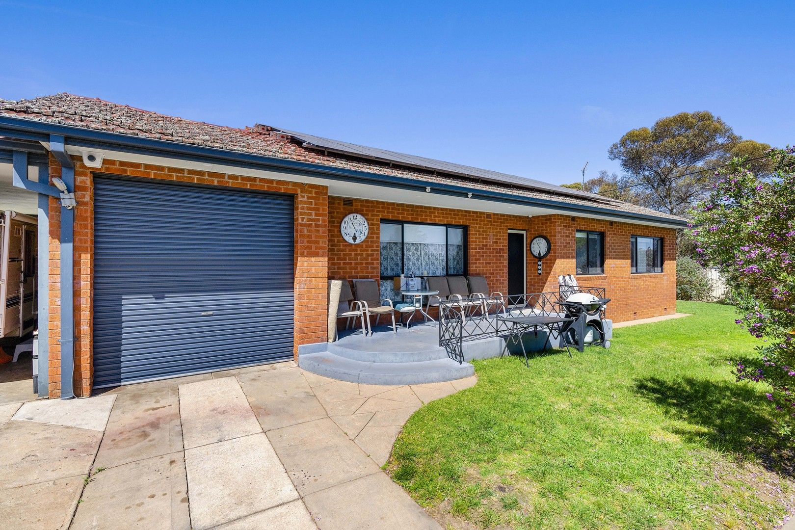 3 bedrooms House in 23 Raye Street TOLLAND NSW, 2650