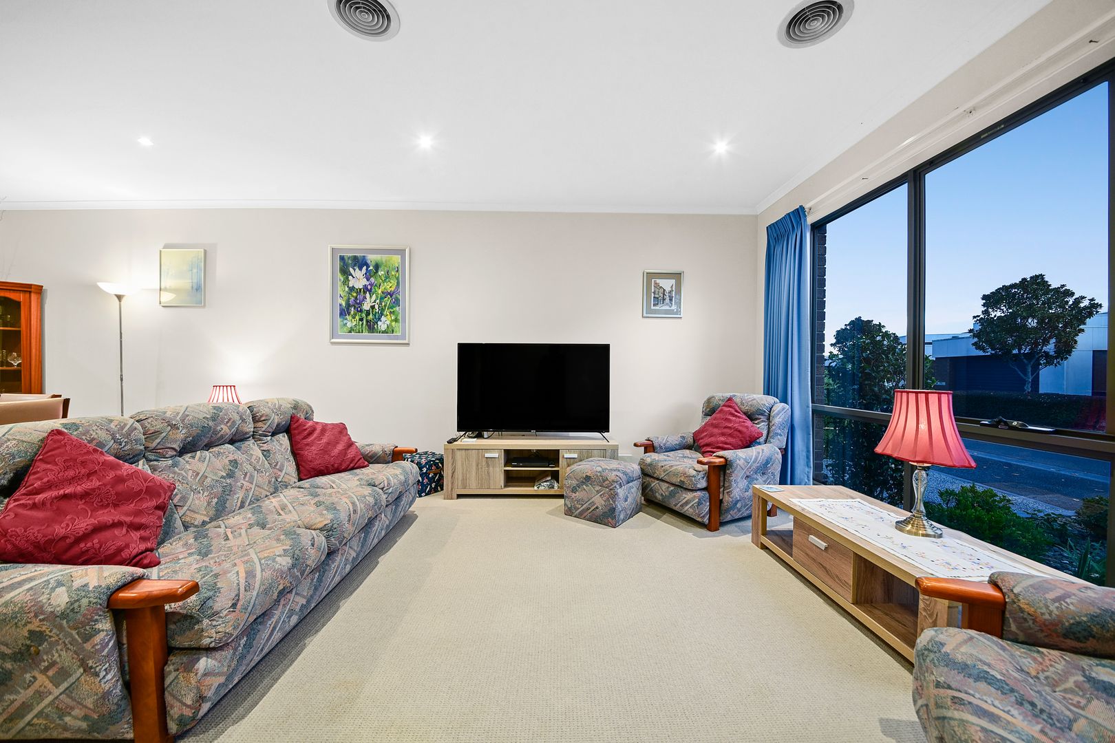 27 Waverley Park Drive, Mulgrave VIC 3170, Image 2