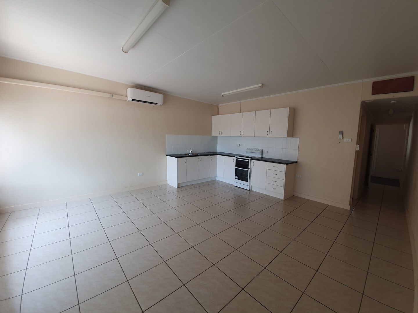 1 bedrooms Apartment / Unit / Flat in 4/1 Frances Street MOUNT ISA QLD, 4825