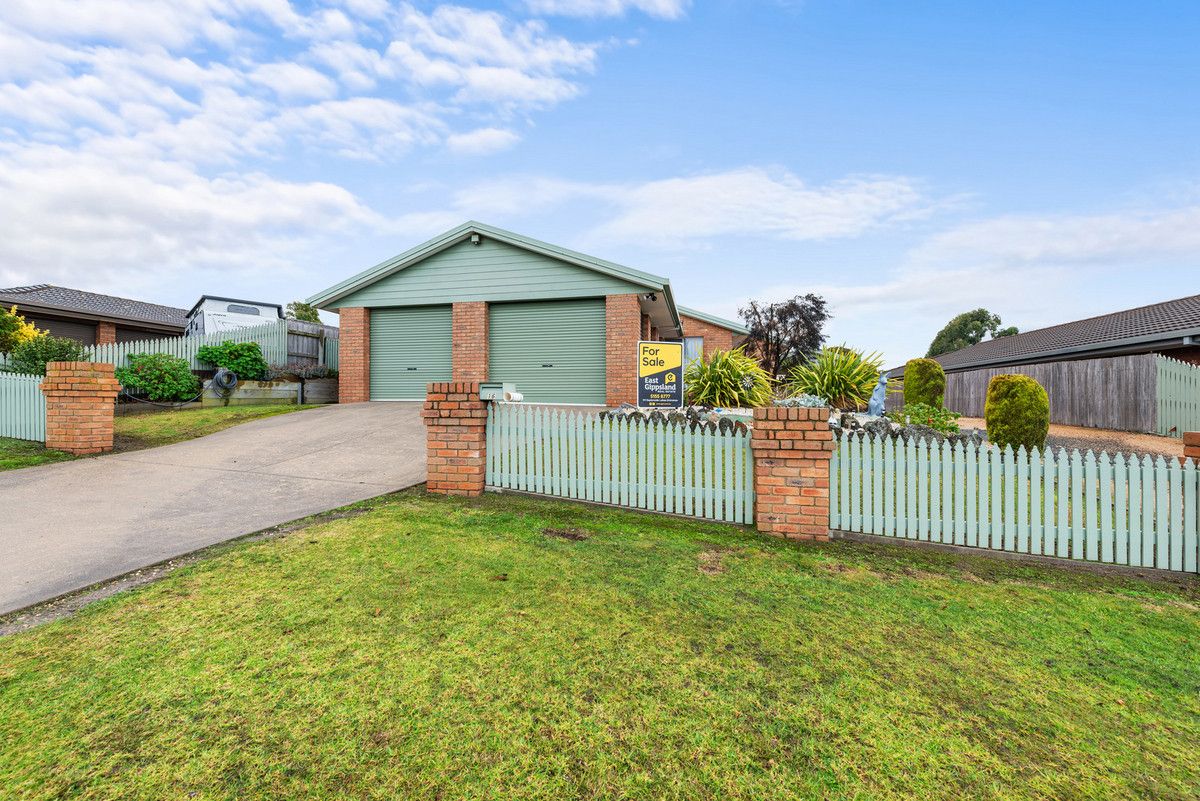 4 bedrooms House in 16 McCue Road KALIMNA VIC, 3909
