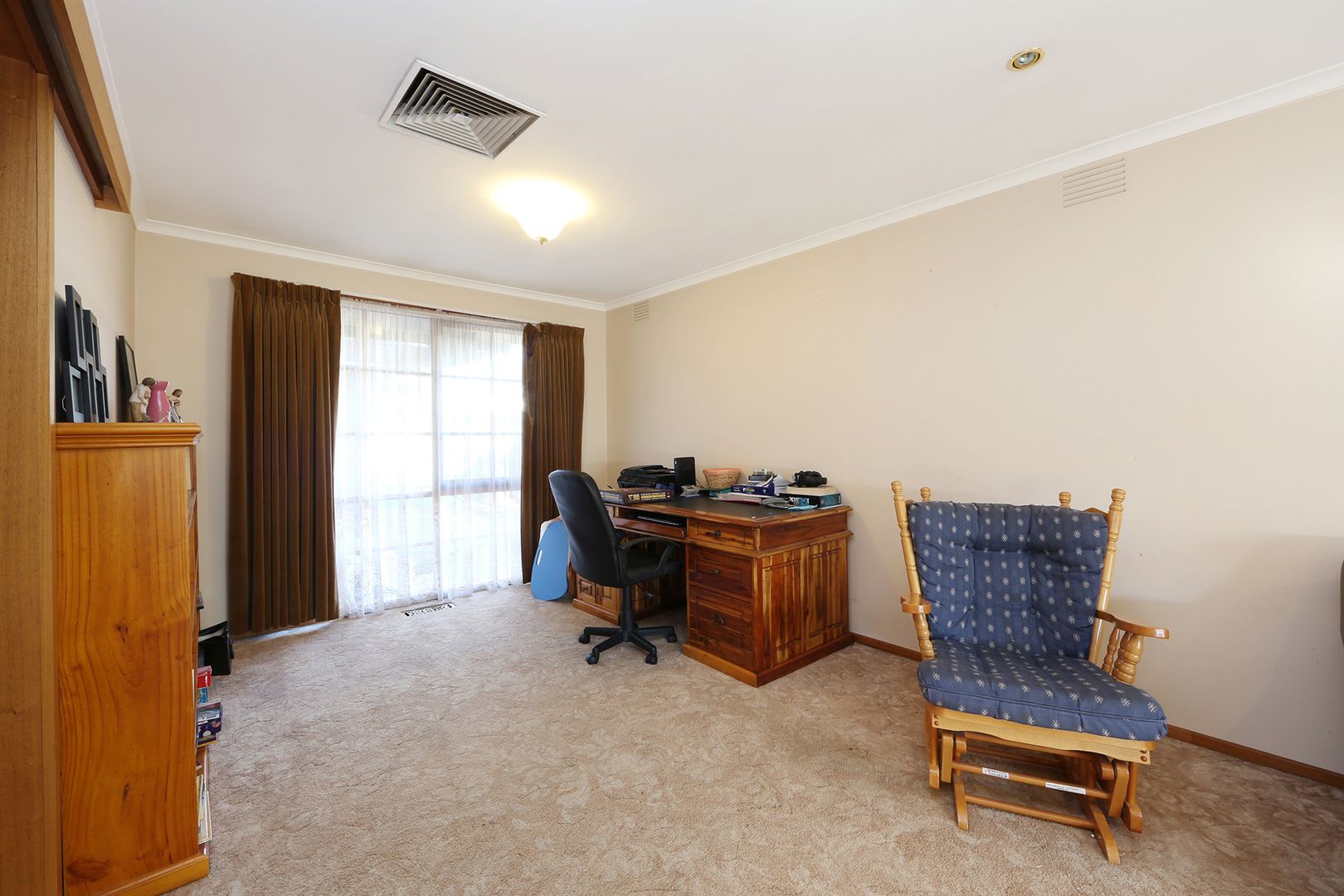 37 English Avenue, Scoresby VIC 3179, Image 2