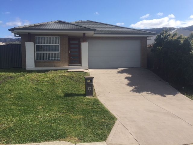 4 bedrooms House in 7 Corella Avenue HORSLEY NSW, 2530