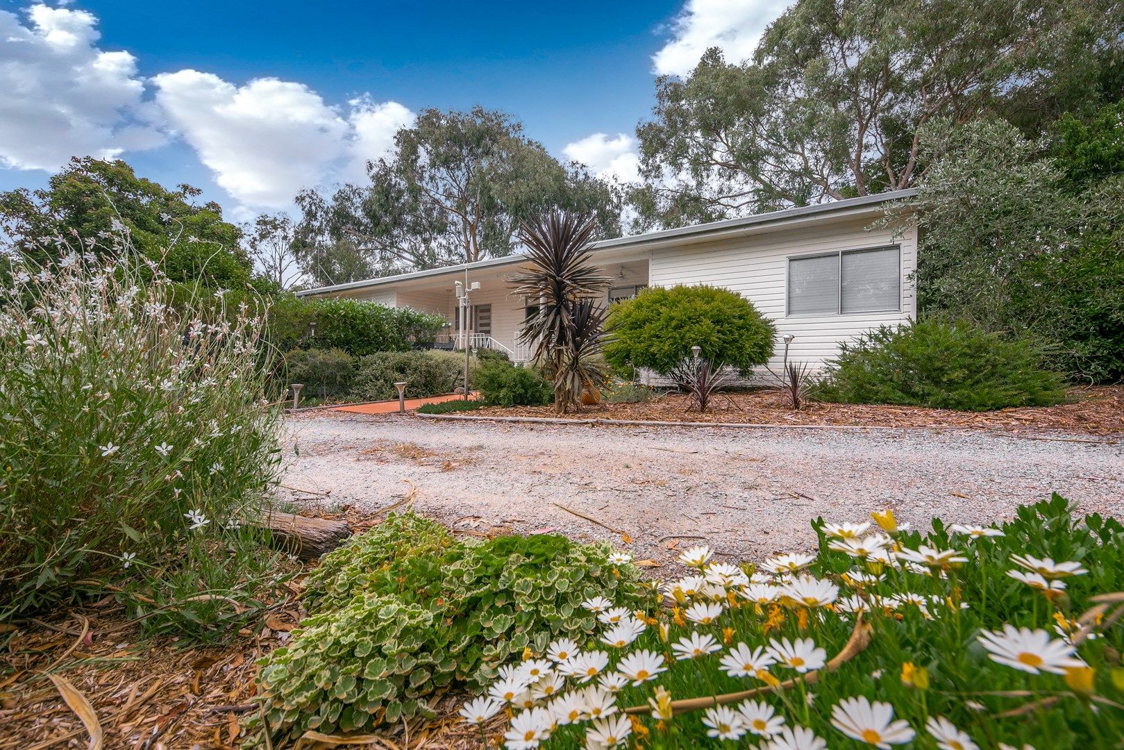 46 Hutchinsons Lane East, Romsey VIC 3434, Image 0