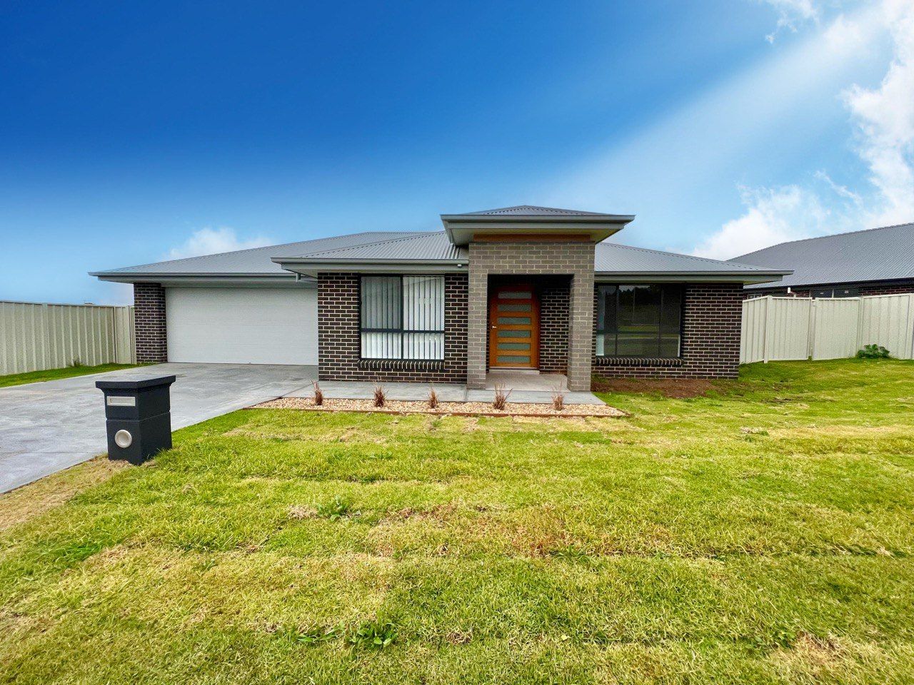 4 bedrooms House in 12 Acacia Circuit PARKES NSW, 2870
