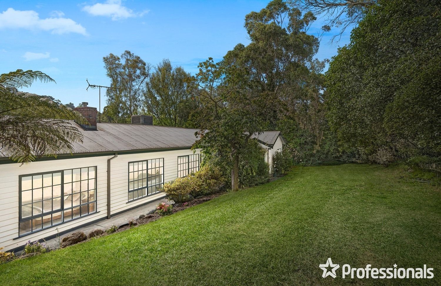 250 Warburton Highway, Wandin North VIC 3139, Image 1