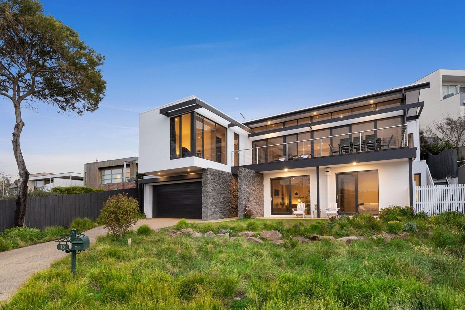 18 Mills Beach Close, Mornington VIC 3931 Domain