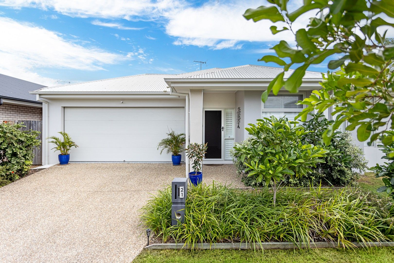 4 bedrooms House in 21 Byron Avenue NEWPORT QLD, 4020