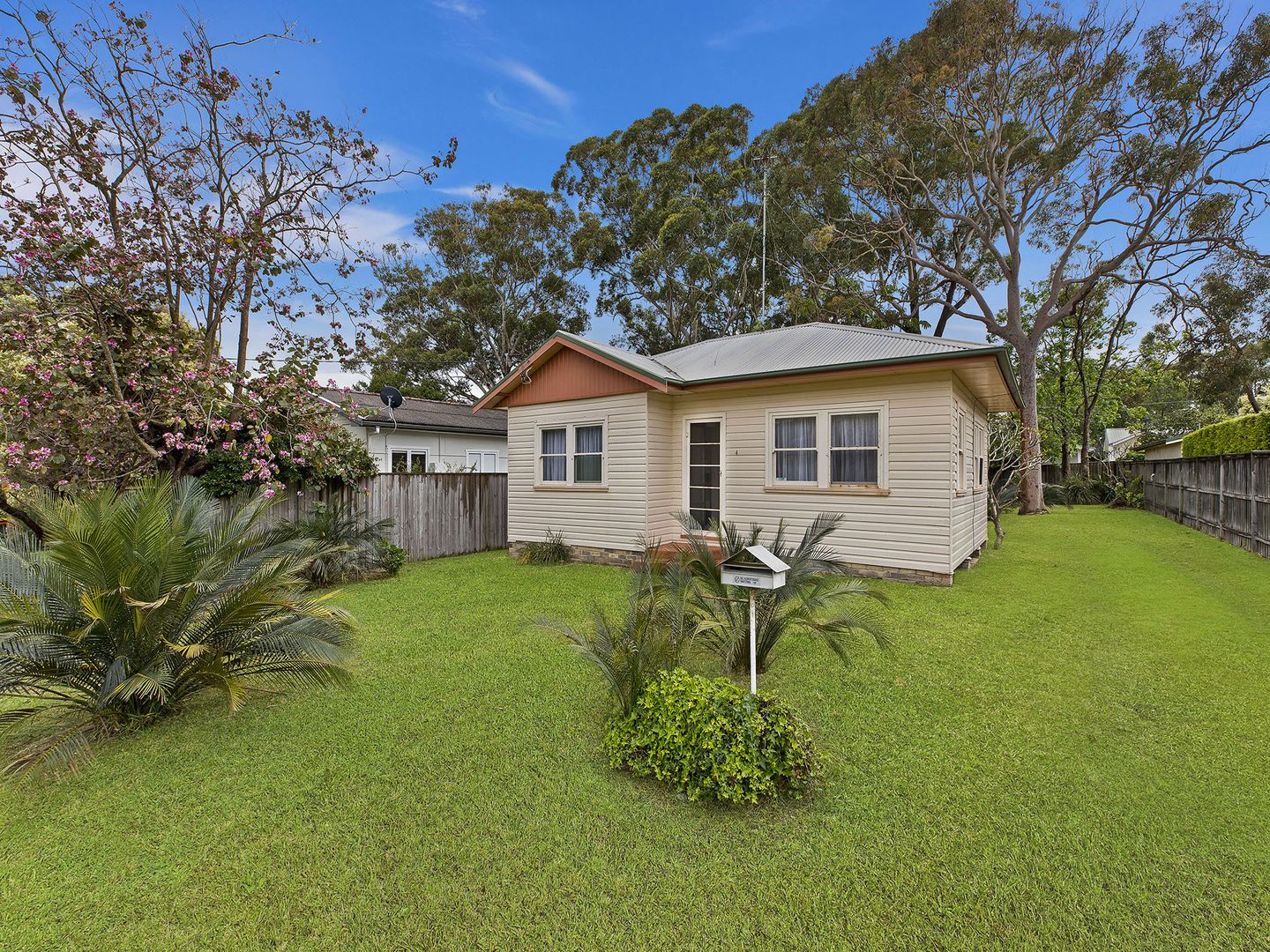 4 Patstone Street, Bateau Bay NSW 2261, Image 1