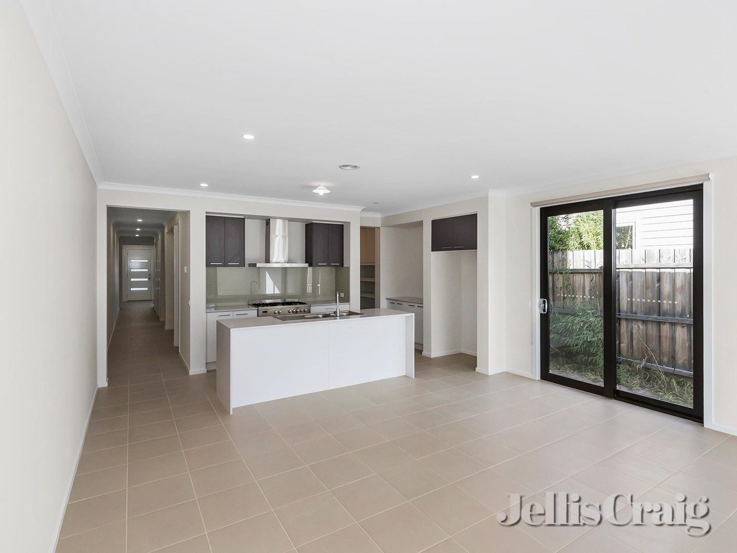 27A Clements Street, Bentleigh East VIC 3165 House For Rent 1,000