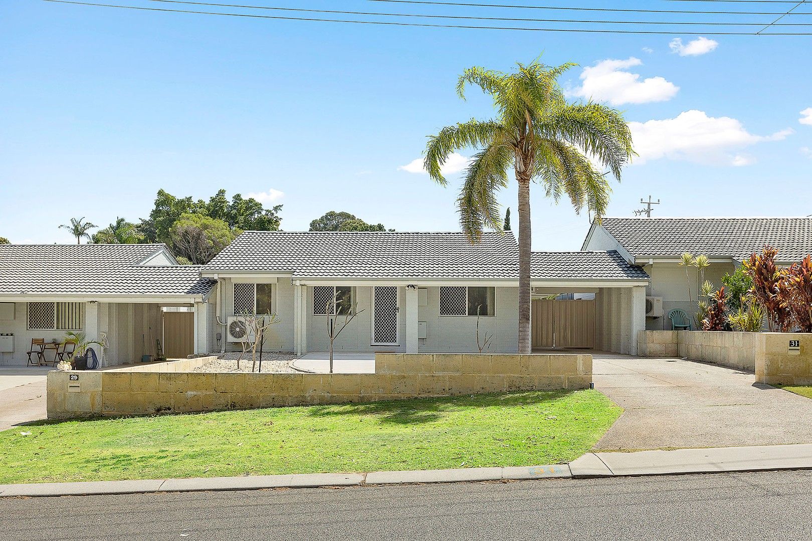 3 bedrooms House in 31 Burlinson Crescent KOONDOOLA WA, 6064