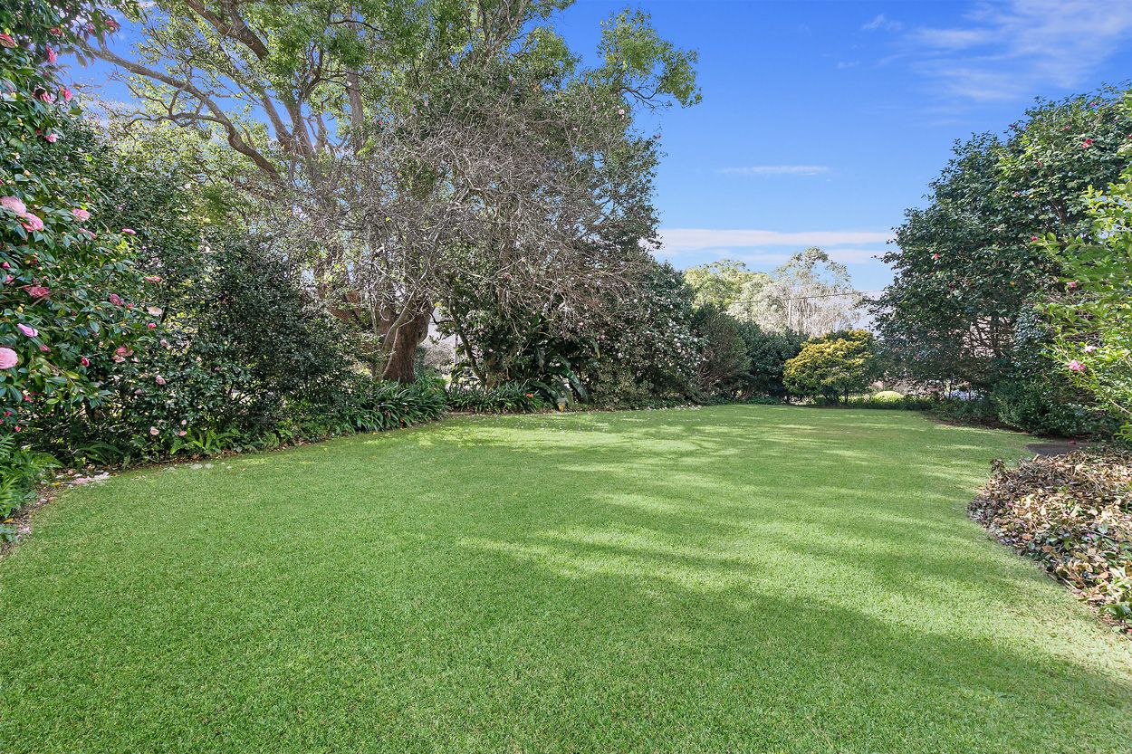 8 Eulbertie Avenue, Warrawee NSW 2074, Image 1