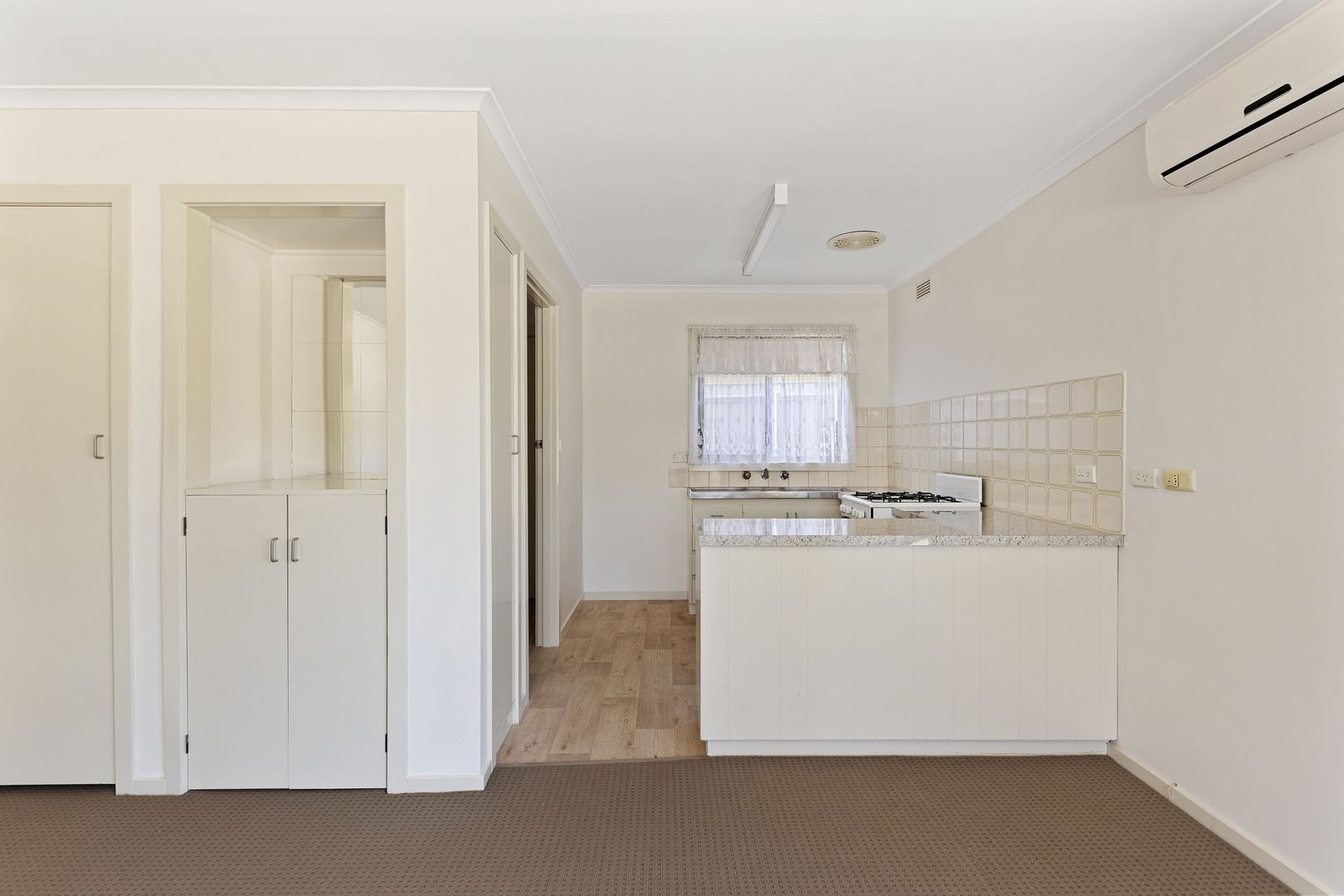 1/44 Panton Street, Golden Square VIC 3555, Image 2