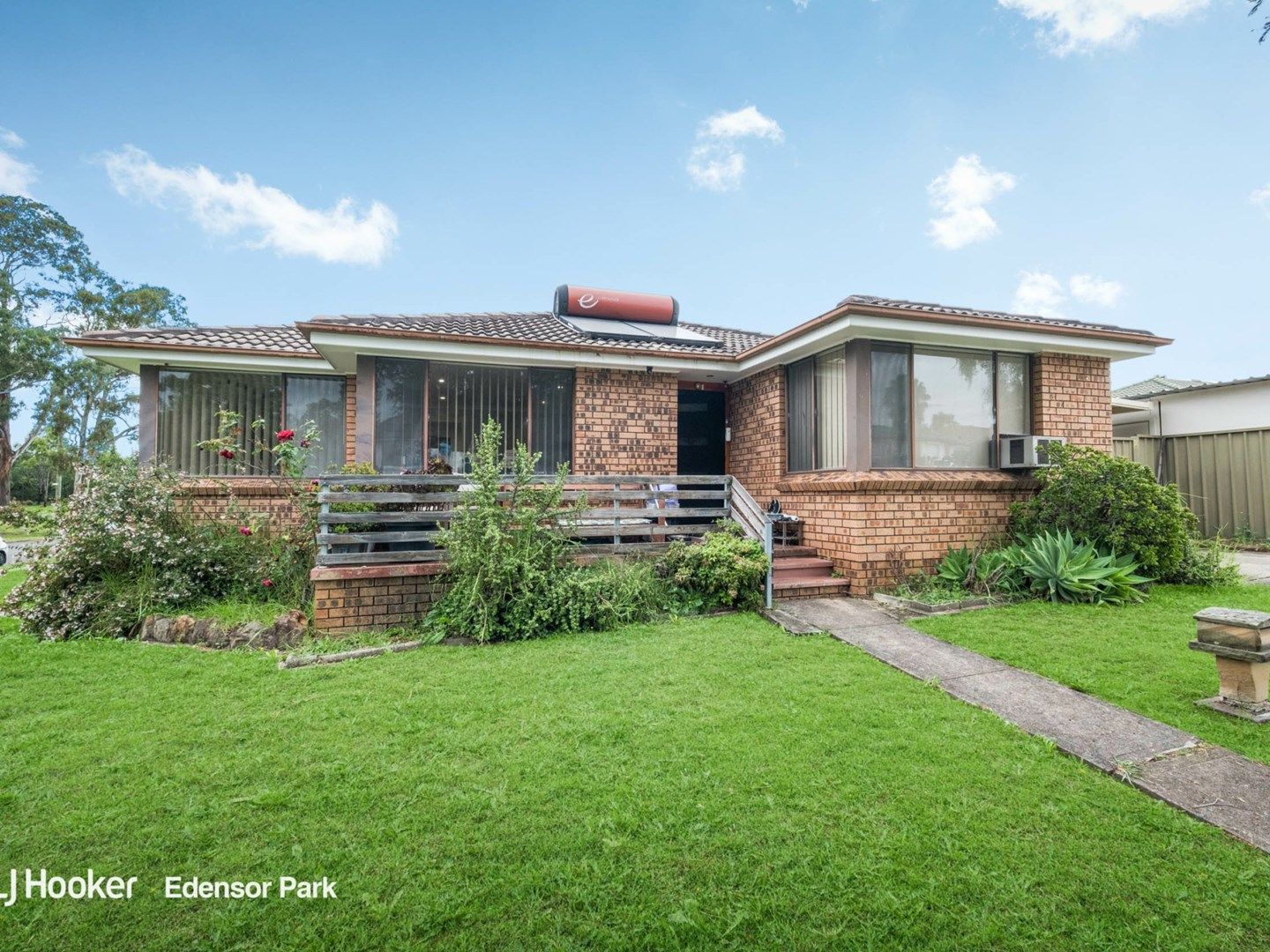 1 Como Place, St Johns Park NSW 2176, Image 0