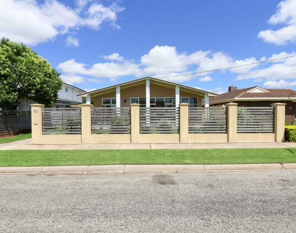 10 Holloway Grove, Swan Hill VIC 3585