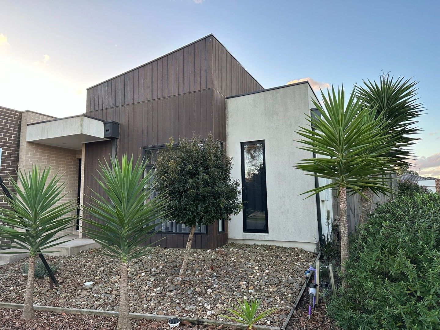 3 bedrooms House in 16 Lexington Crescent OFFICER VIC, 3809