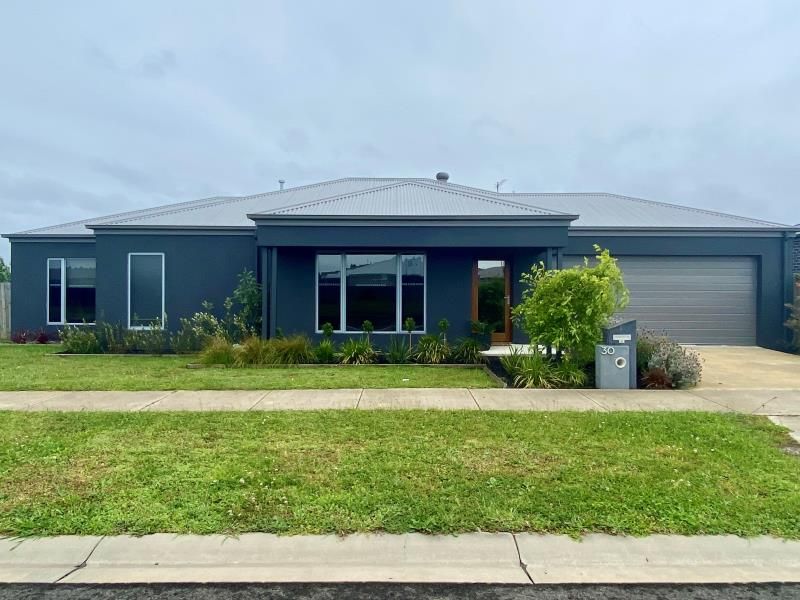 3 bedrooms House in Salisbury Crescent TRARALGON VIC, 3844