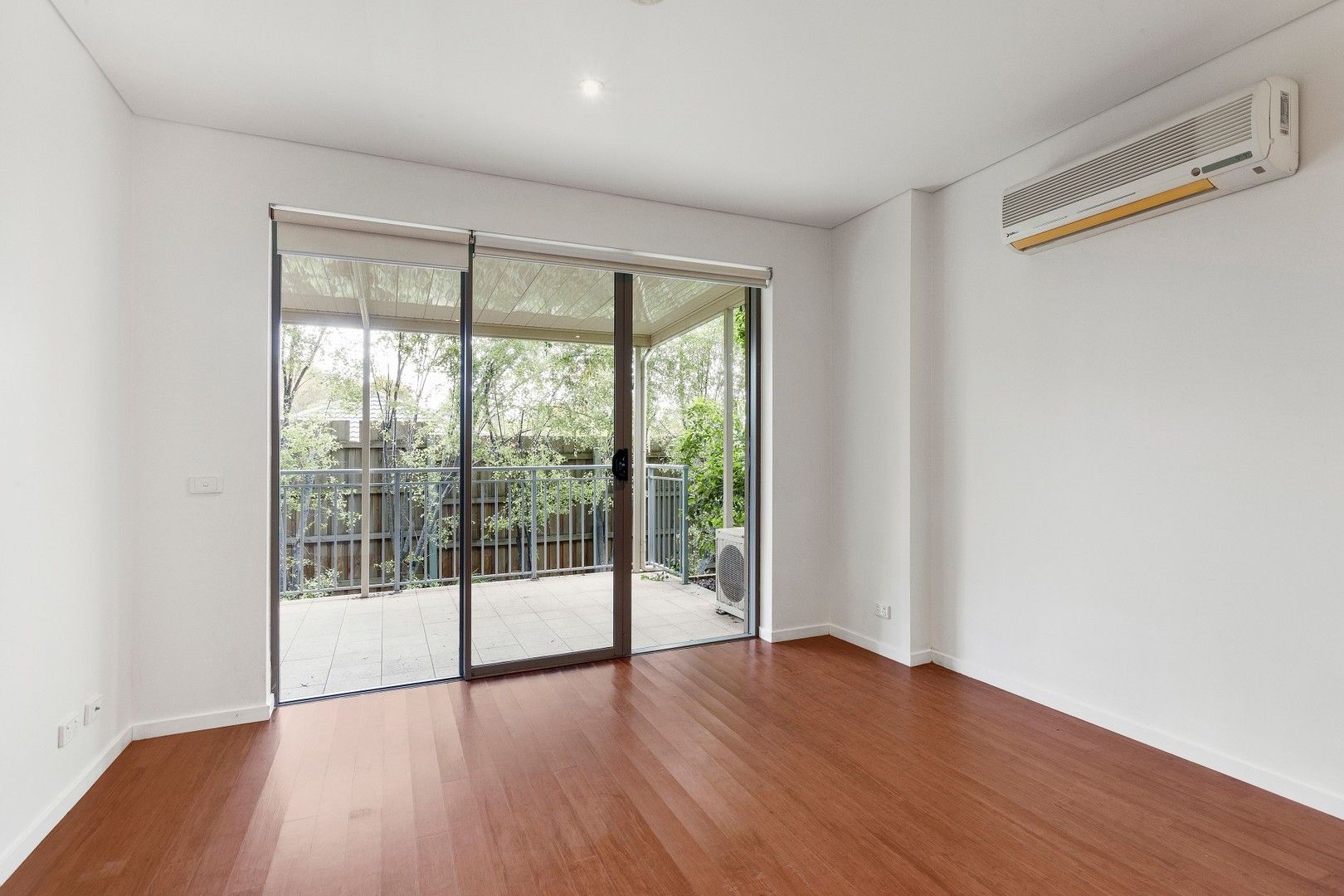 1 bedrooms Apartment / Unit / Flat in 9/210 Normanby Road NOTTING HILL VIC, 3168