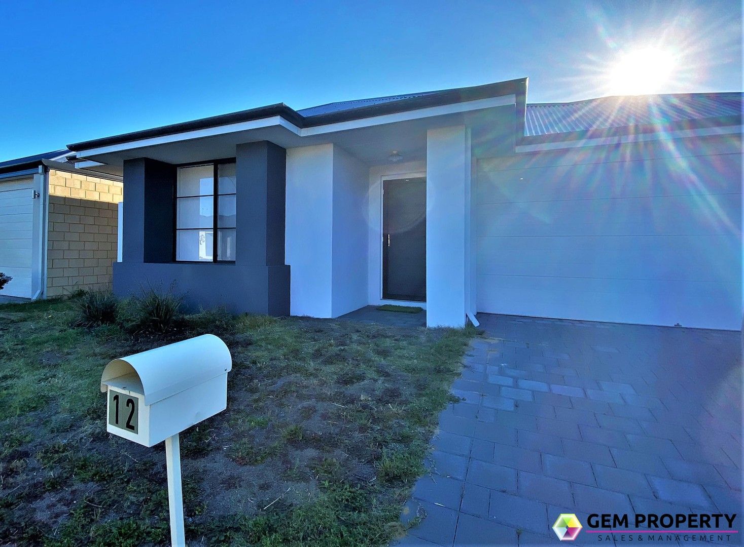 4 bedrooms House in 12 Angelite Street WELLARD WA, 6170