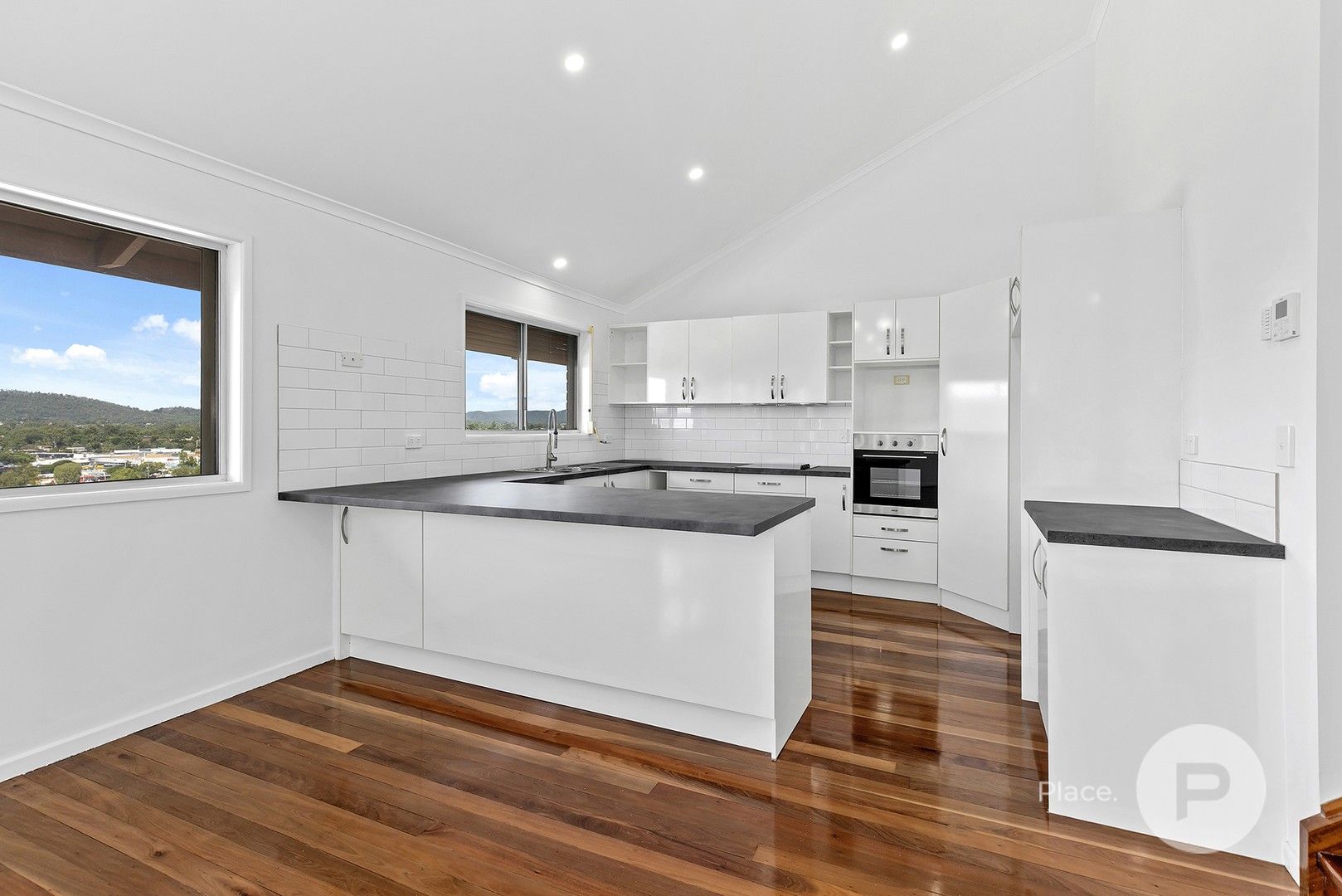 5 bedrooms House in 1090 South Pine Road EVERTON HILLS QLD, 4053