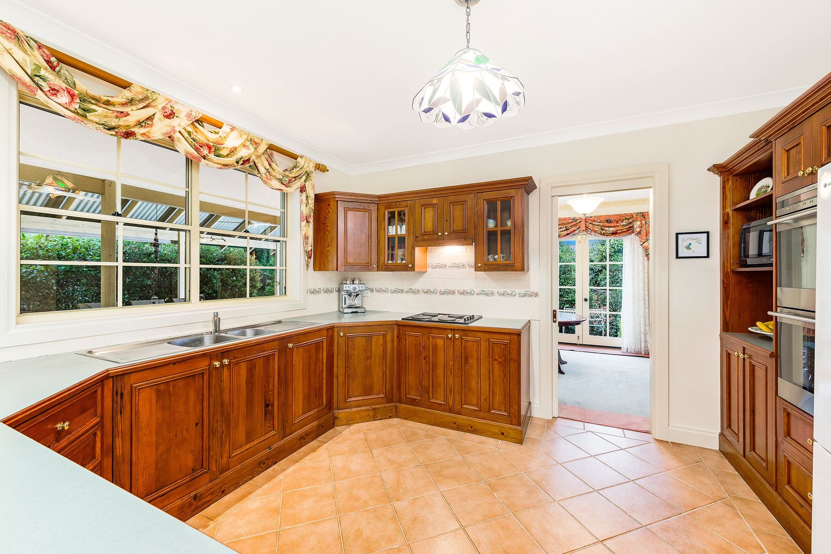 21 WILLOUGHBY CIRCUIT, Grasmere NSW 2570, Image 2