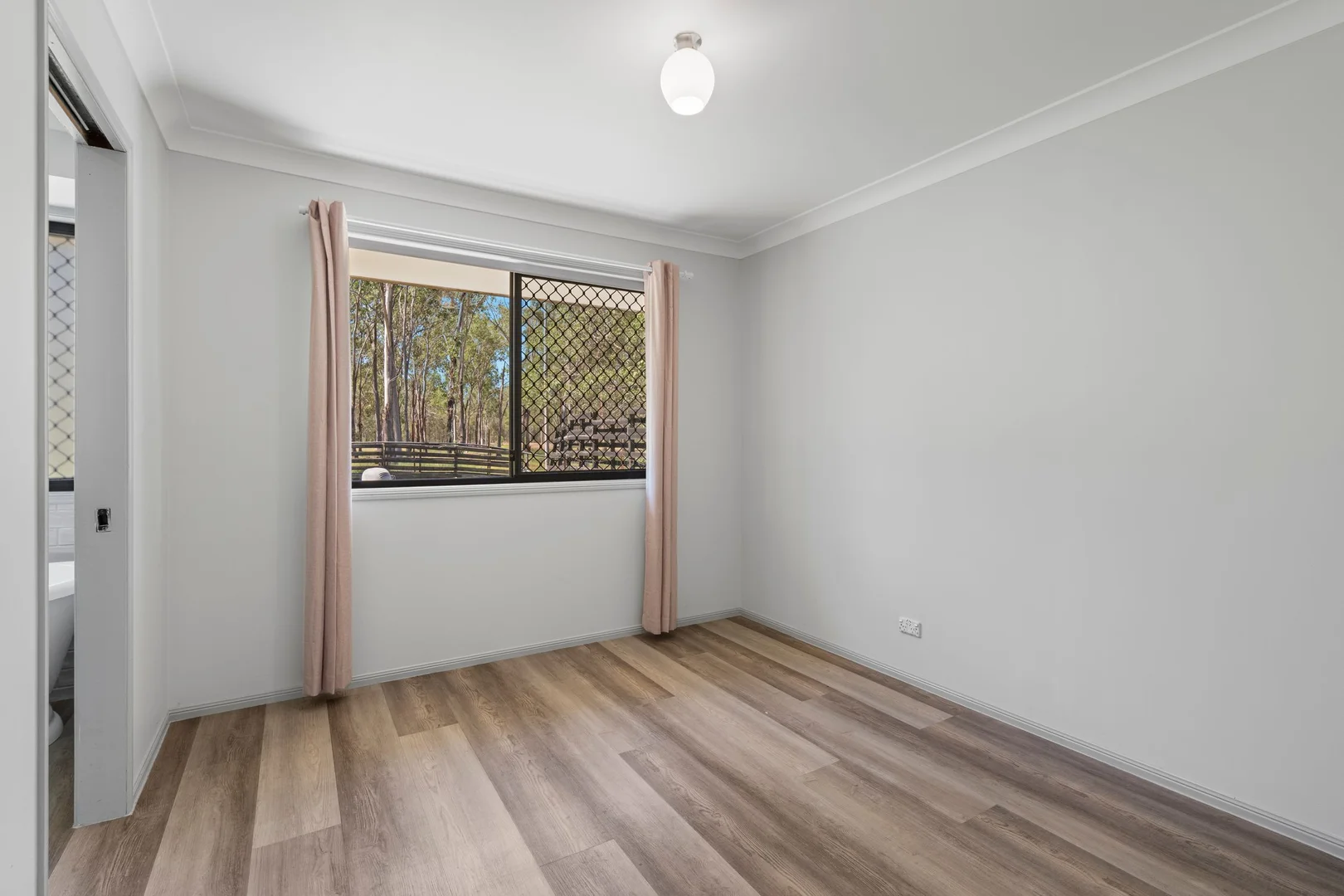 Additional image 10 of 8 Lewis Court, Lockyer Waters QLD 4311