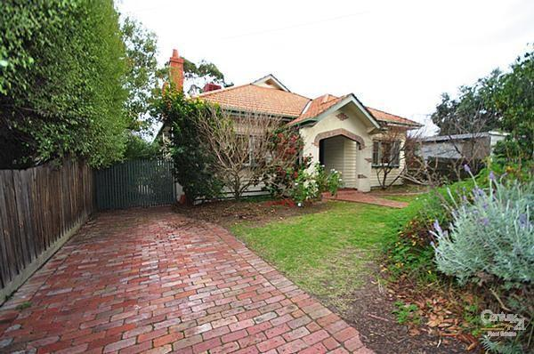 35 Cairnes Grove, Bentleigh VIC 3204