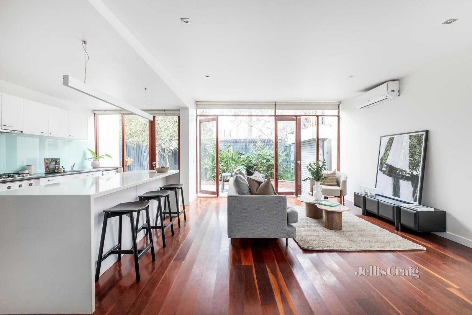 2 bedrooms House in 14 Richmond Terrace RICHMOND VIC, 3121
