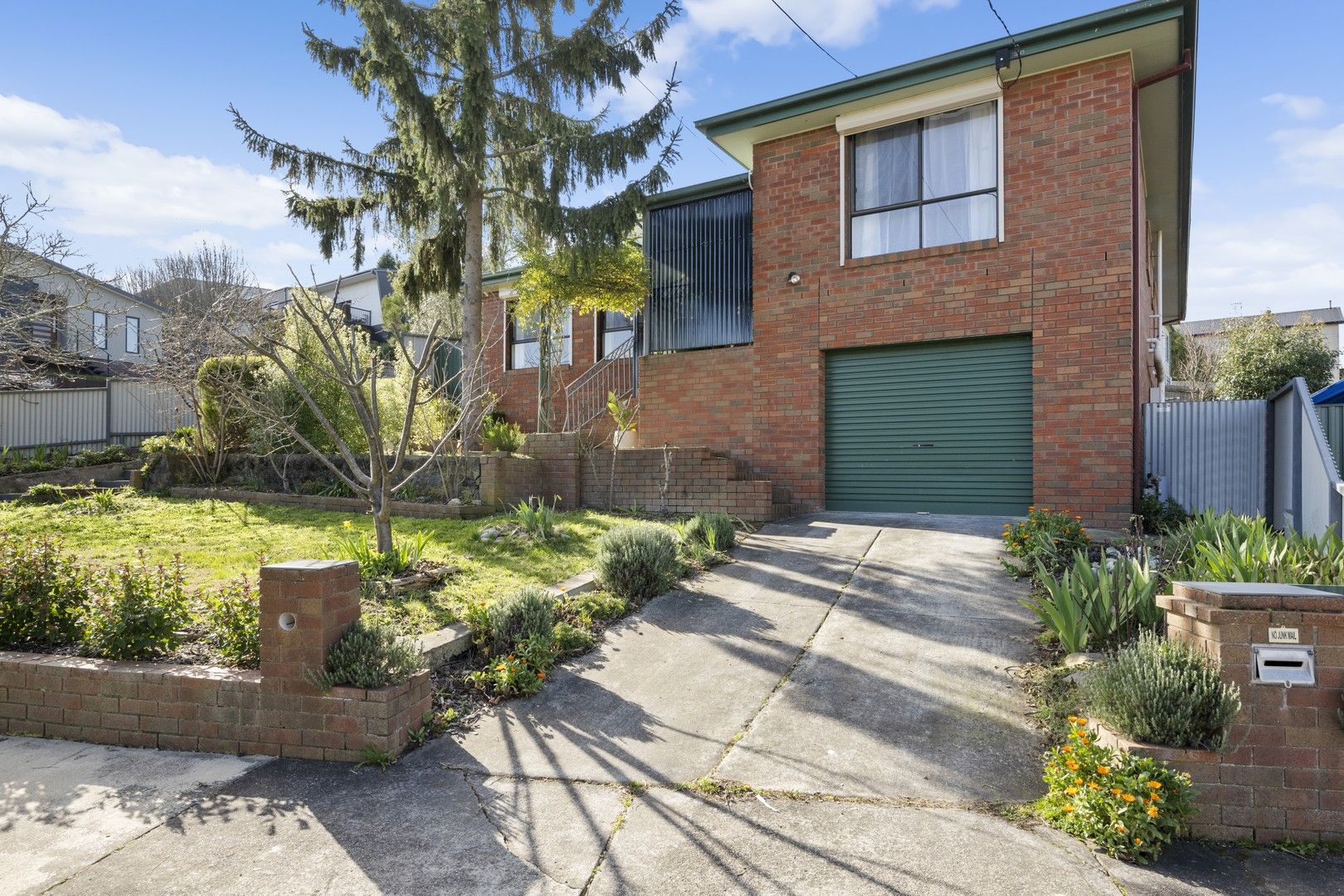 4 bedrooms House in 1 Curnow Street GOLDEN POINT VIC, 3350