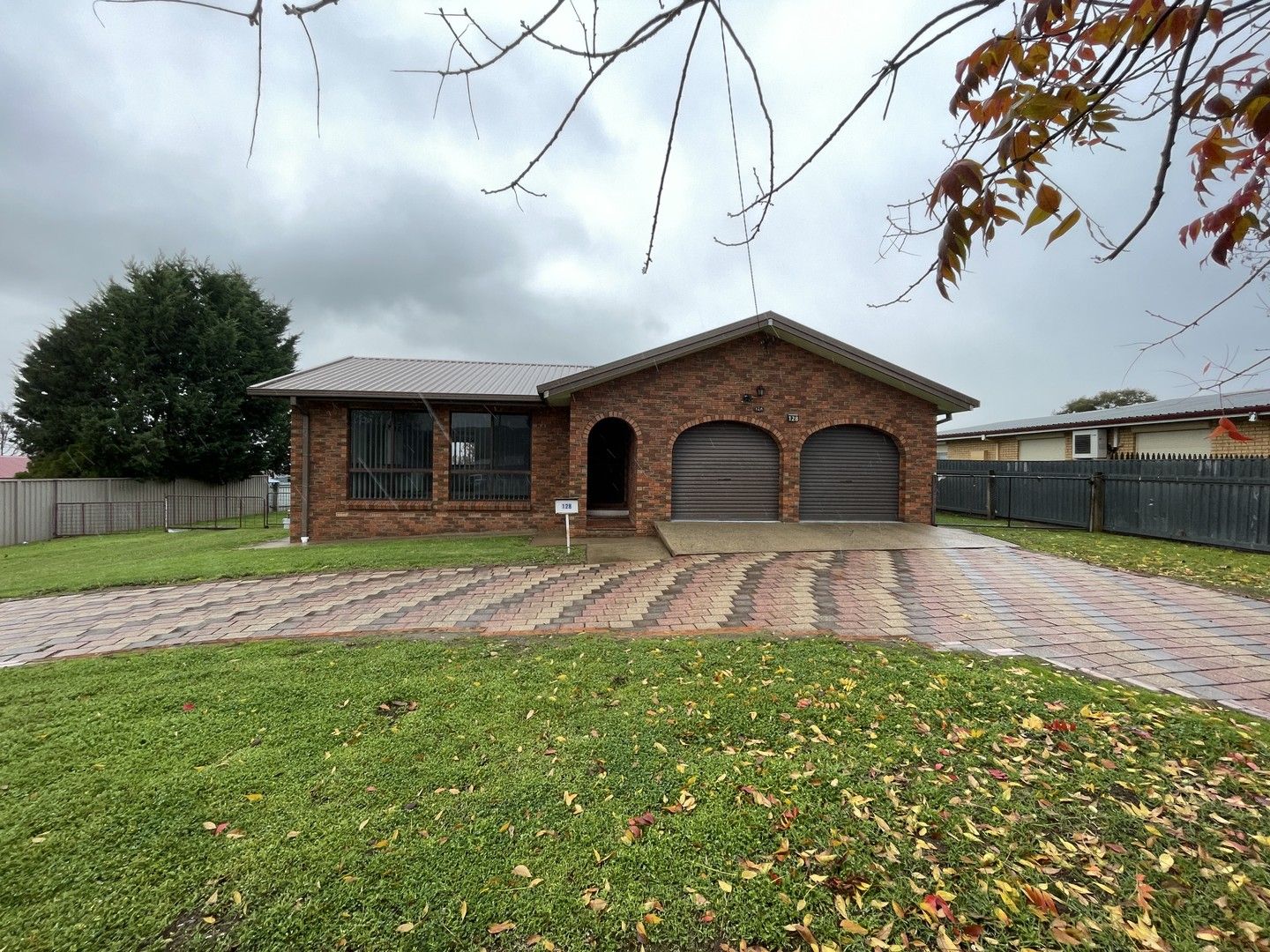 3 bedrooms House in 128 Lambie Street TUMUT NSW, 2720