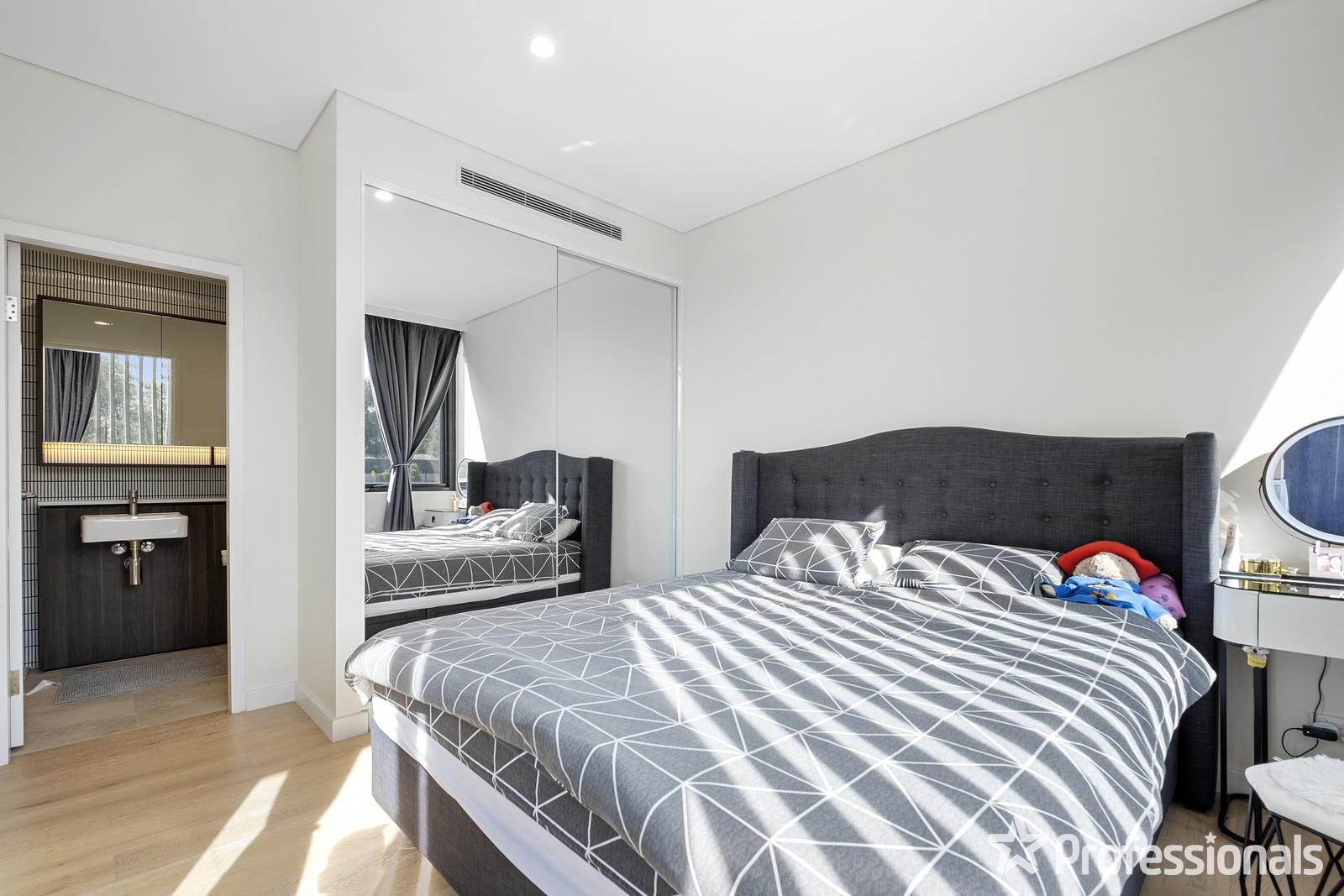 Apartment B203 251/4 Burrendong Crescent, Rouse Hill NSW 2155, Image 2