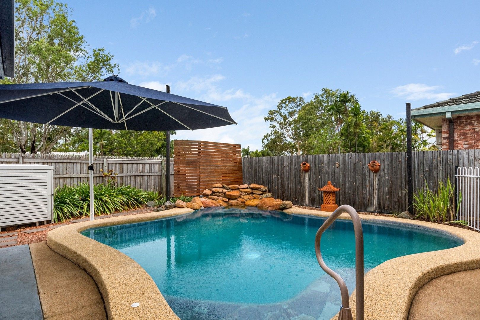 4 bedrooms House in 53 Jonquil Crescent ANNANDALE QLD, 4814