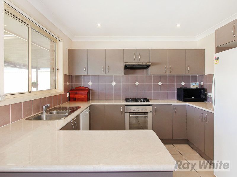 13 Warburton Drive, WESTDALE NSW 2340, Image 2