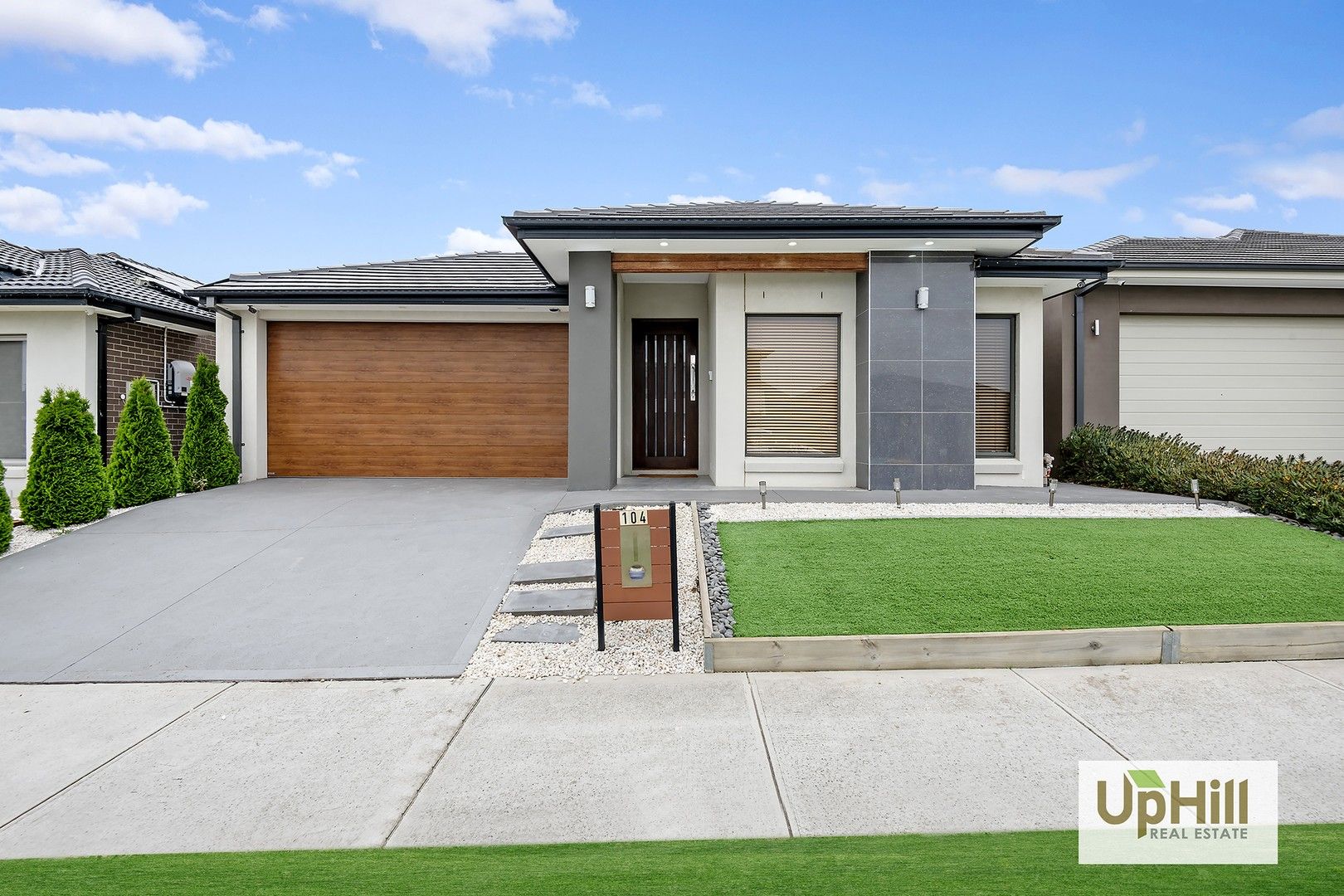 4 bedrooms House in 104 Moxham Drive CLYDE NORTH VIC, 3978