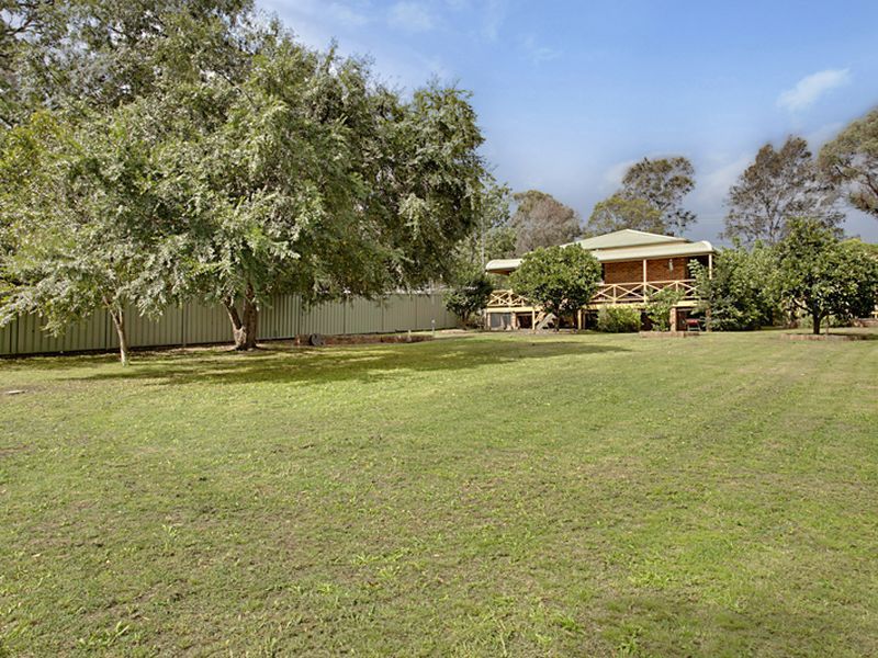 859 Montpellier Drive, THE OAKS NSW 2570, Image 2