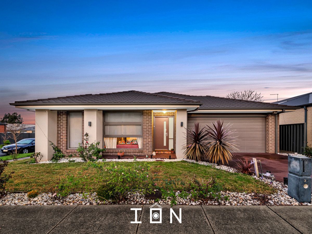 4 bedrooms House in 32 Canmore Street CRANBOURNE EAST VIC, 3977