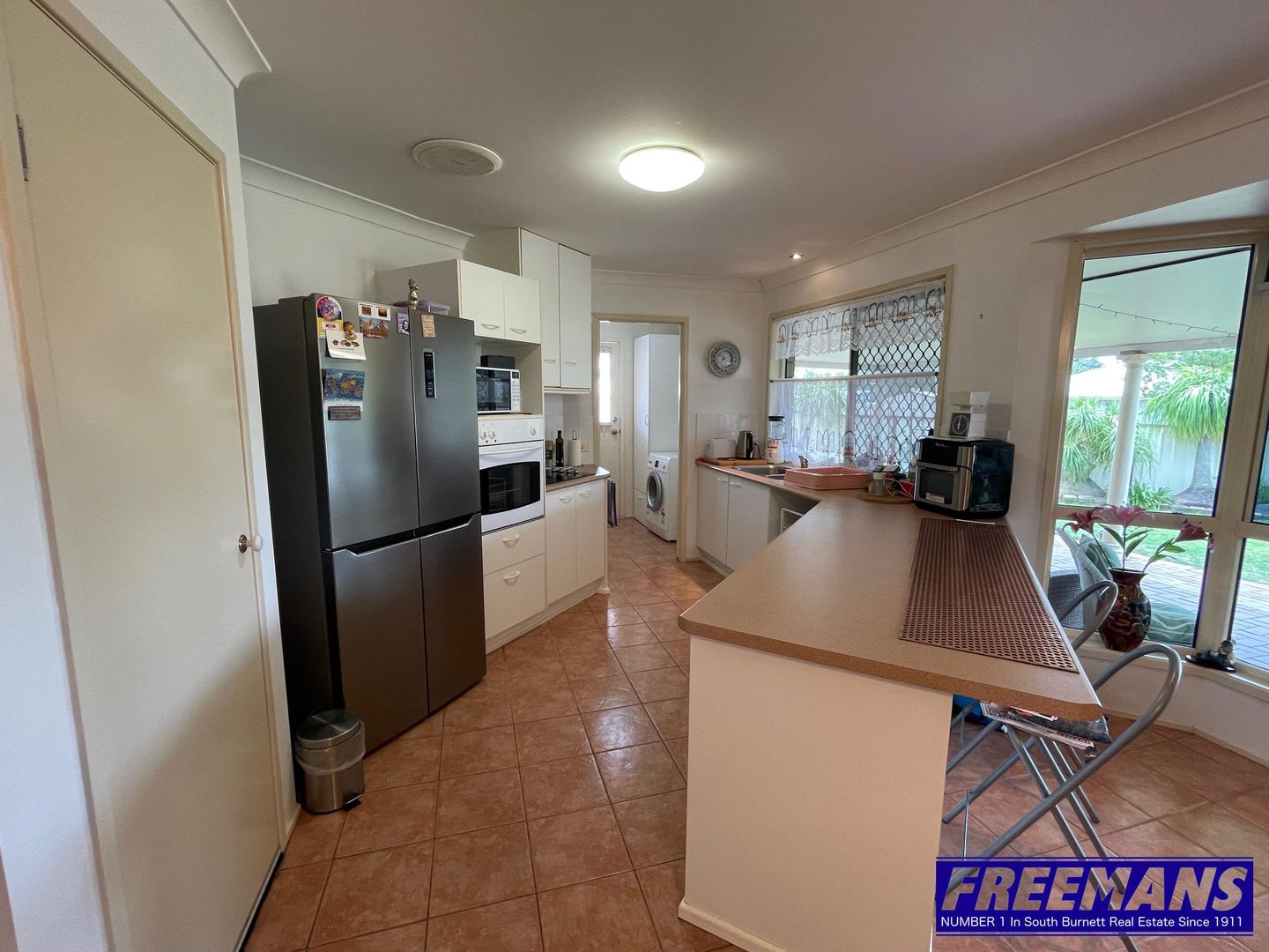 3 Avoca Place, Nanango QLD 4615, Image 2