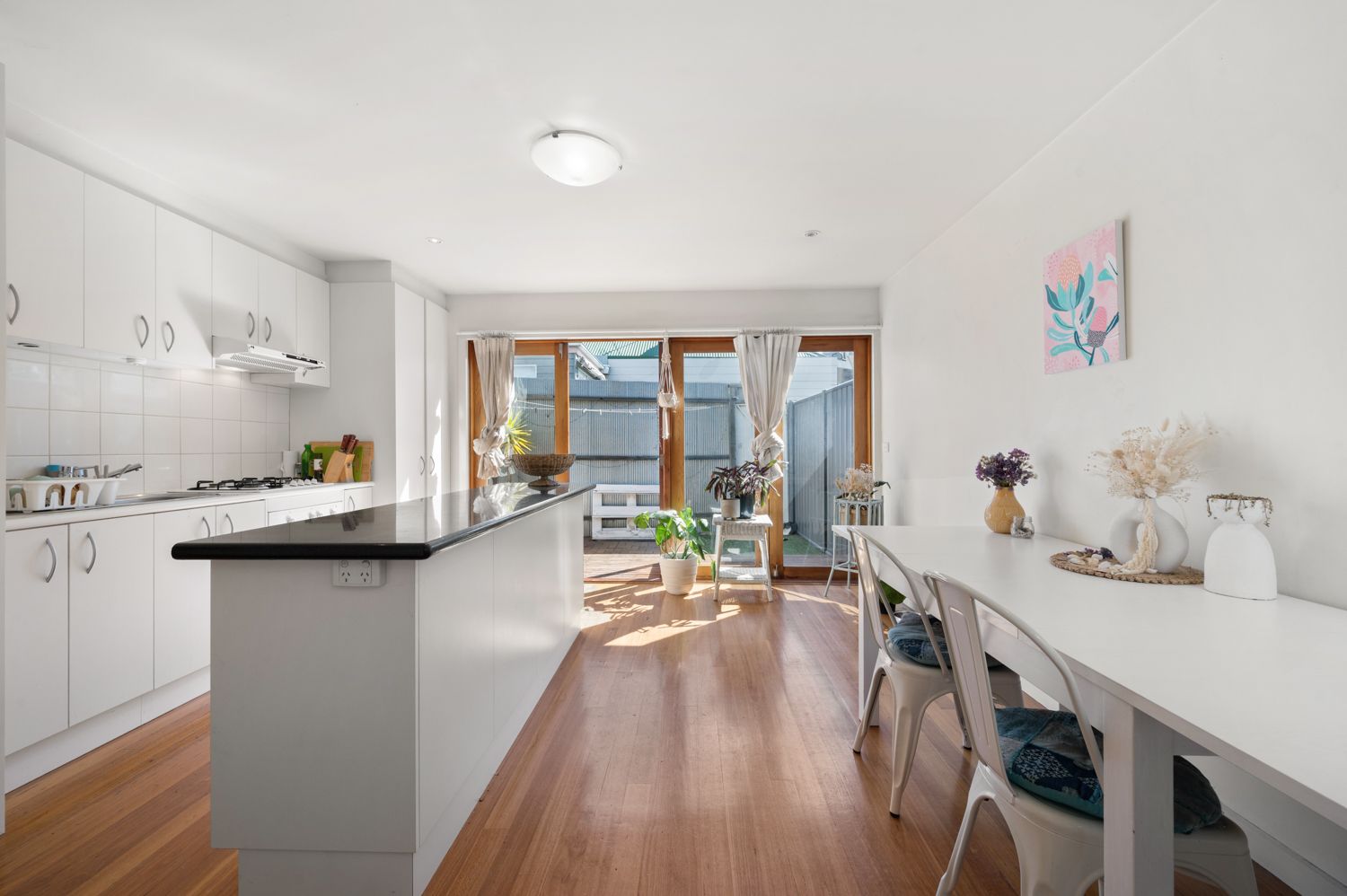 2 bedrooms House in 15 Raglan Street PORT MELBOURNE VIC, 3207