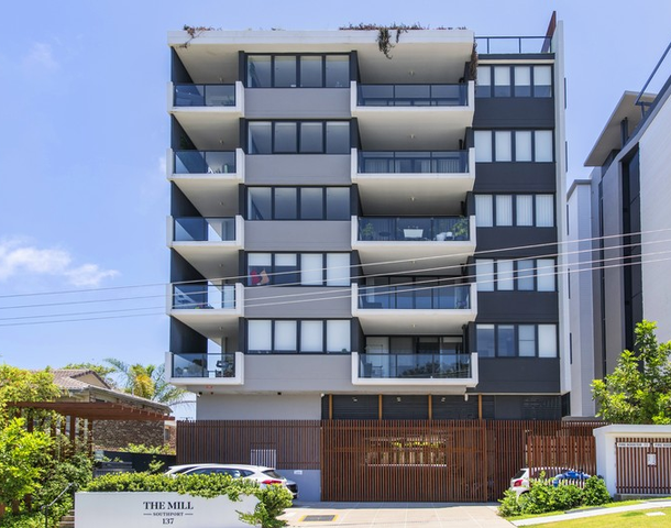 3/137 Eugaree Street, Southport QLD 4215