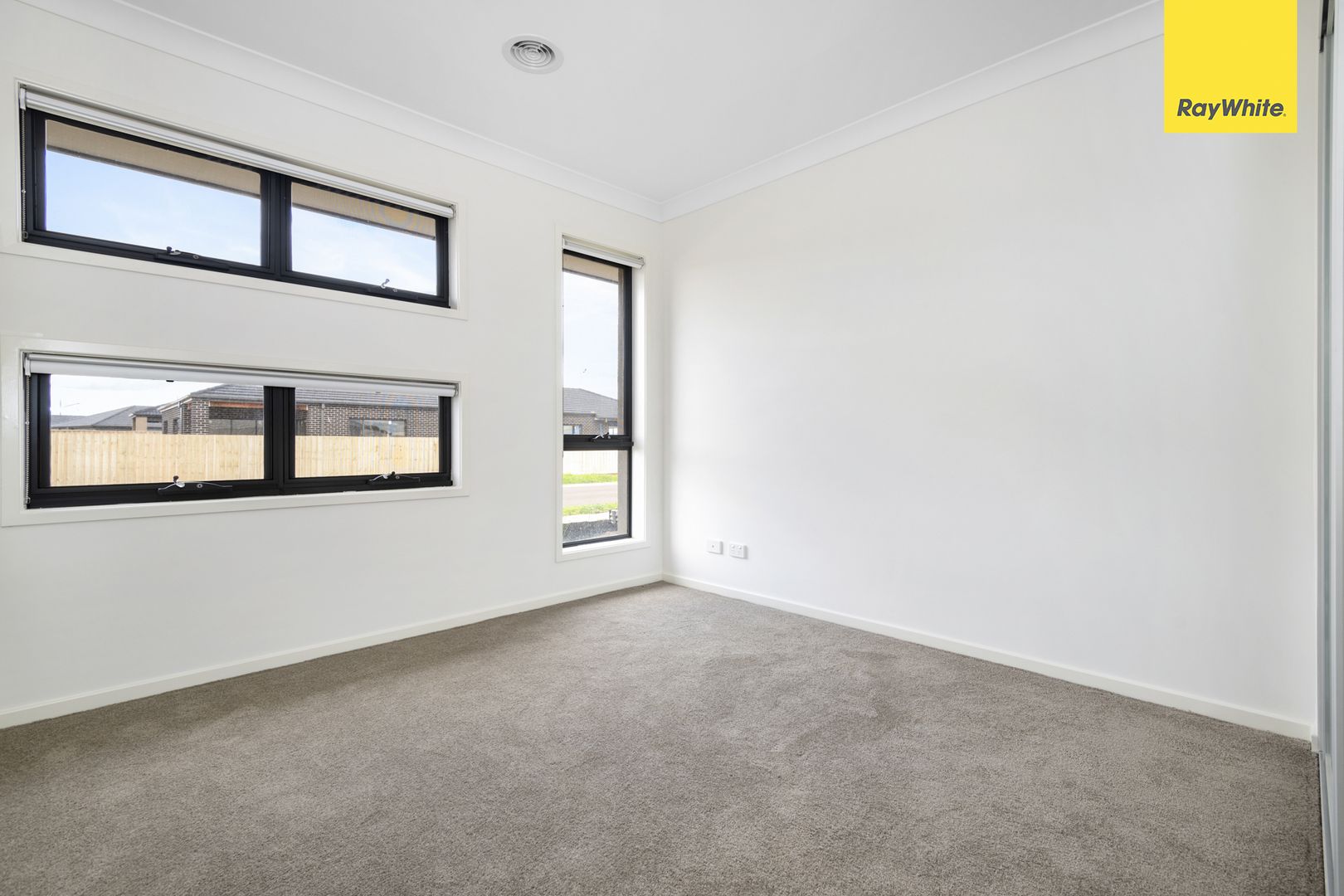 15 Bolton St, Melton South VIC 3338, Image 1