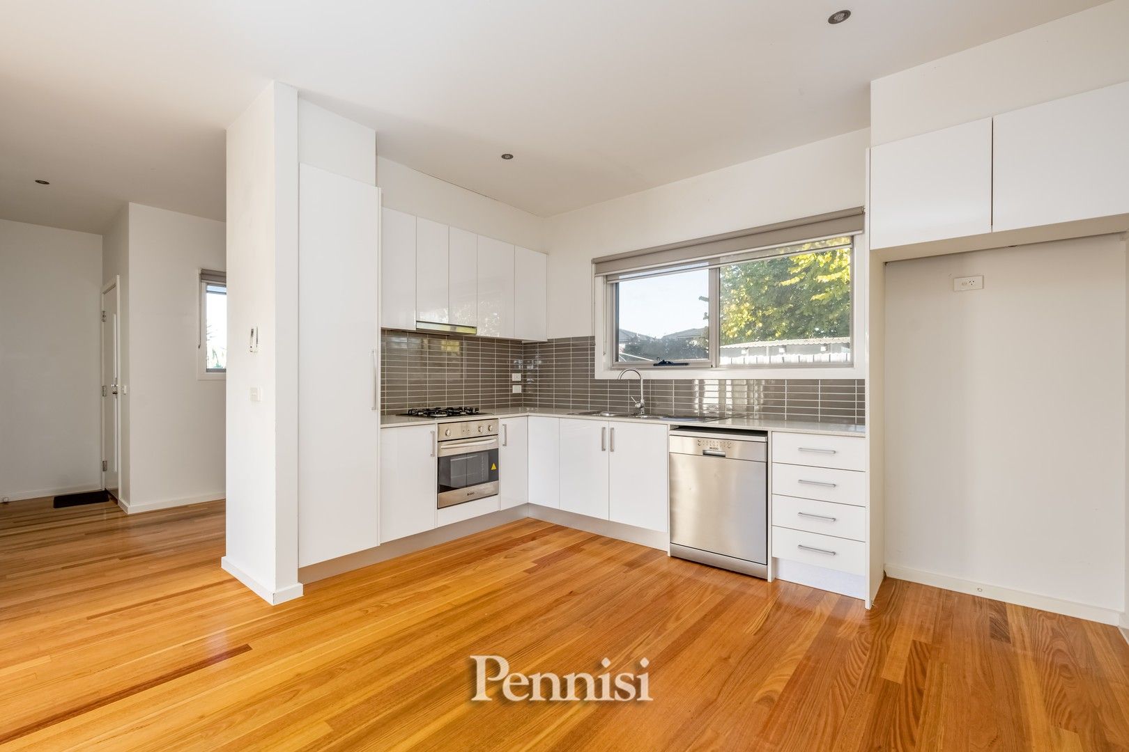 2 bedrooms Townhouse in 2/27 Langton Street GLENROY VIC, 3046