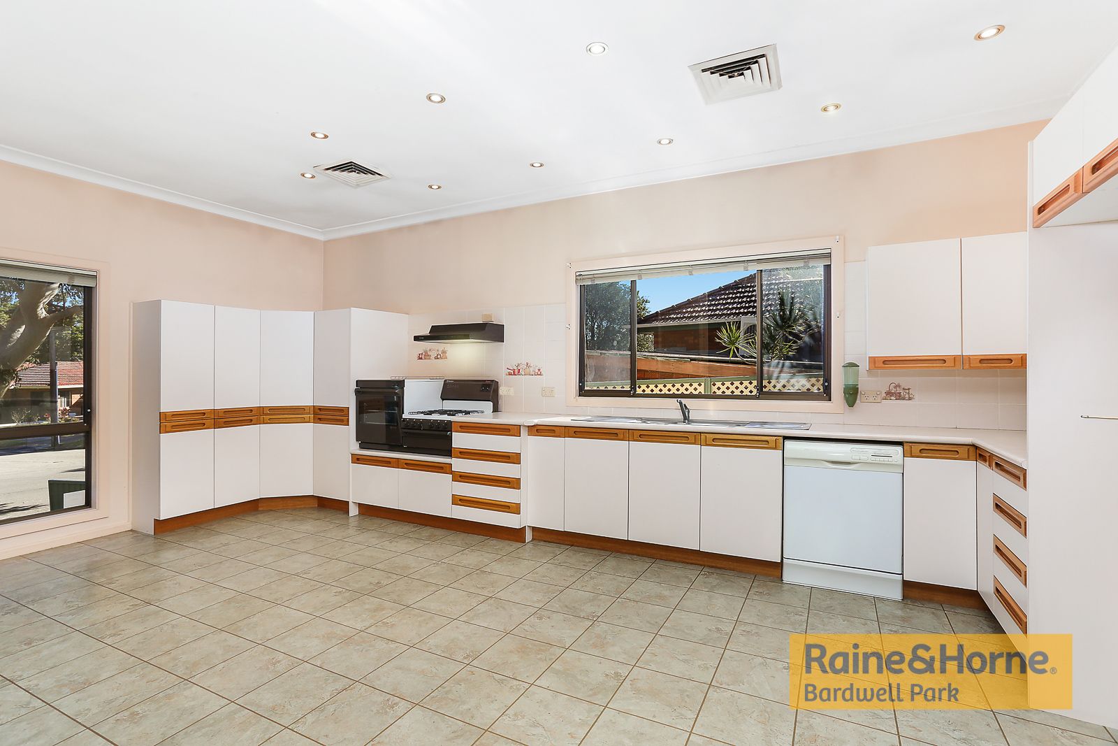 9 Kent Avenue, Roselands NSW 2196, Image 2