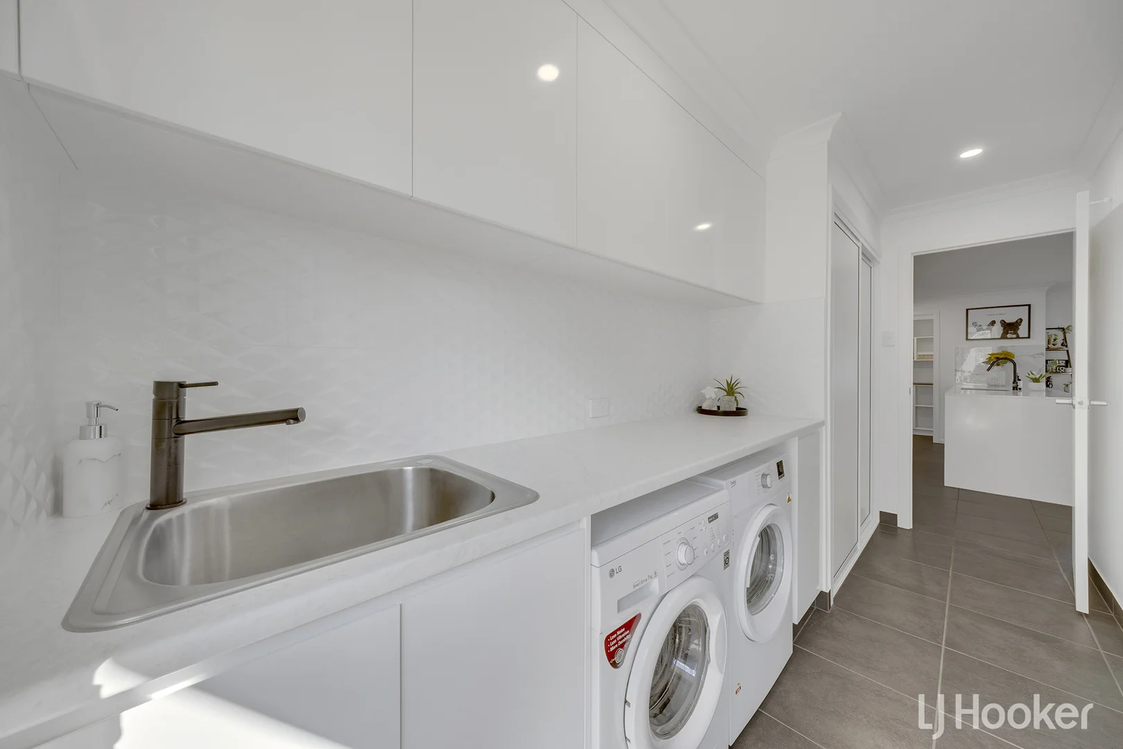 Additional image 10 of 14 Fitzroy Avenue, Clinton QLD 4680