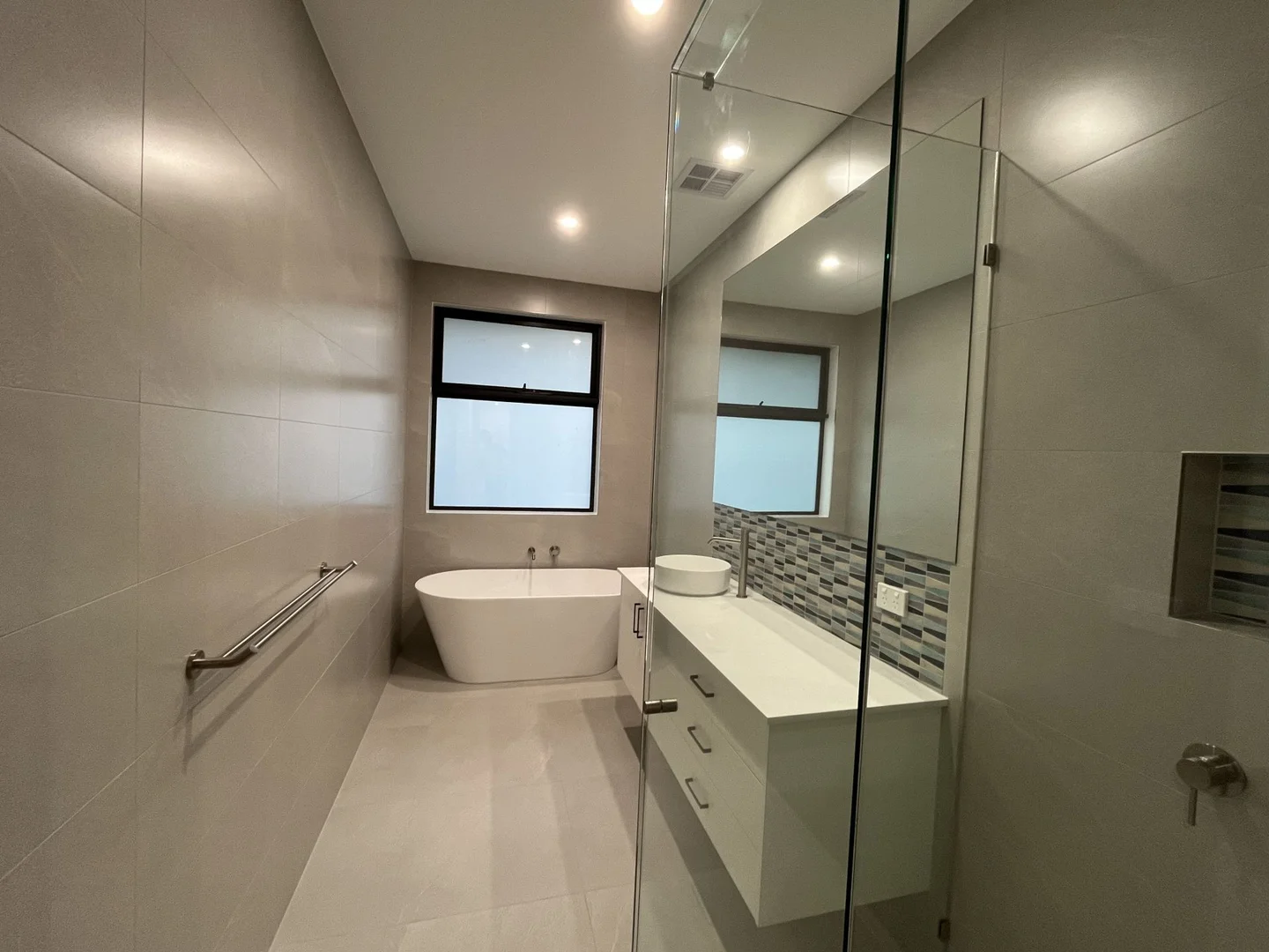 Additional image 10 of 2/21 Warrington Crescent, Wattle Glen VIC 3096