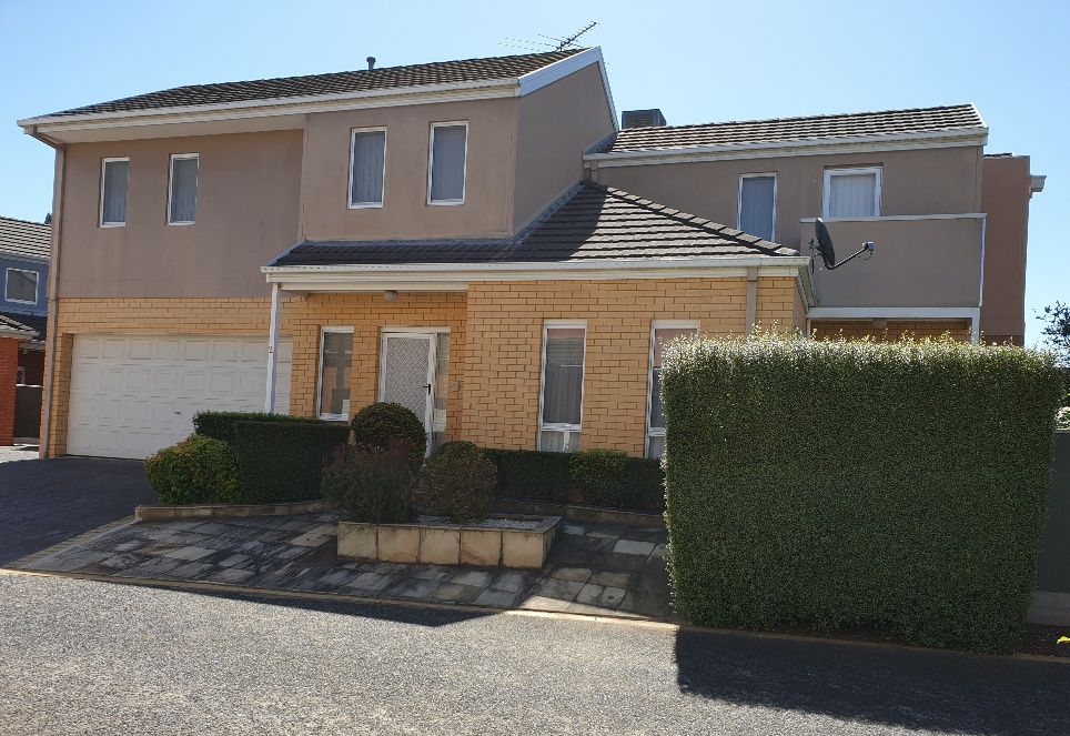 3 bedrooms House in 2 Hawthorn Way GLEN WAVERLEY VIC, 3150