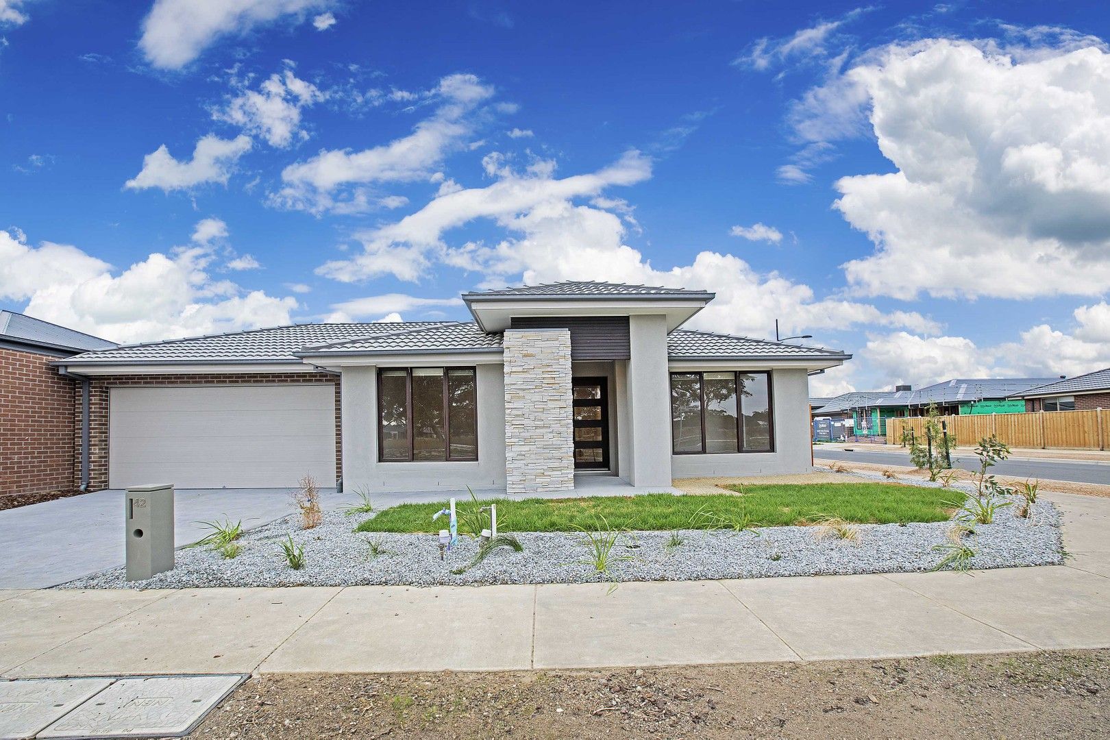 4 bedrooms House in 42 Swanburra Drive CHARLEMONT VIC, 3217