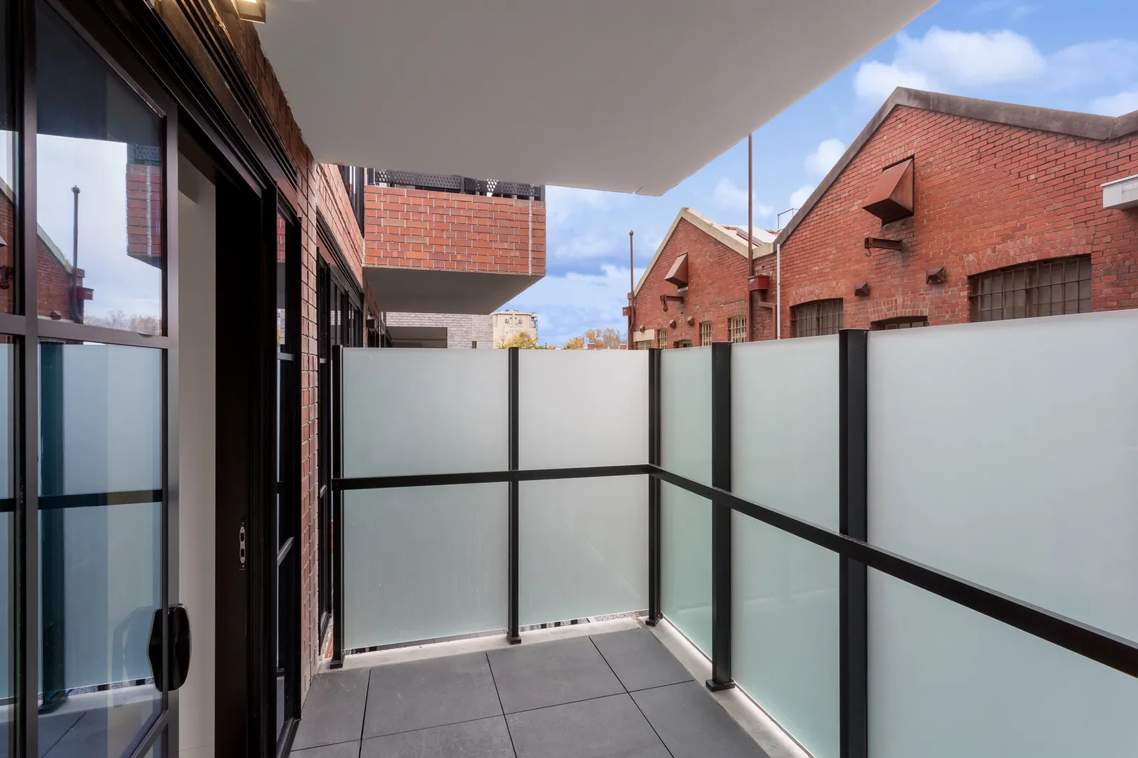 Apartment in Collingwood - More