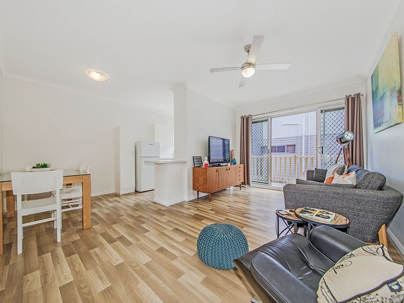 2/15 Bundah Street, Camp Hill QLD 4152, Image 1