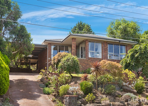 4 Barker Drive, Mooroolbark VIC 3138